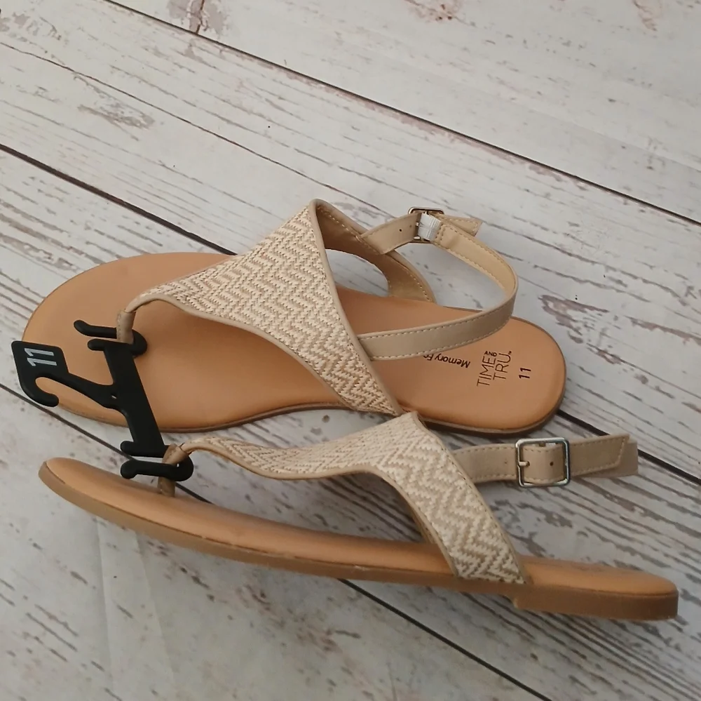 Time and Tru women's core thong hooded sandals bone, tan jacquard fabric 11